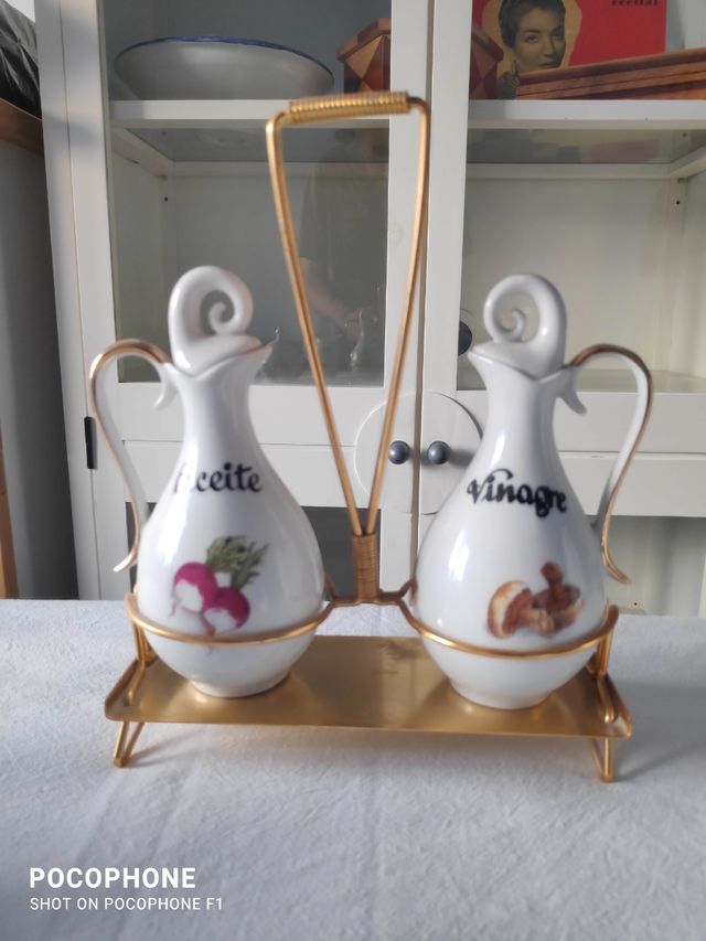 Juego té o café, y aceiteras. Vintage (25€ Todo).