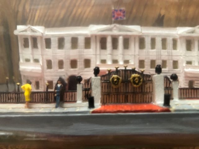 Buckingham Palace. Dins ampolla.