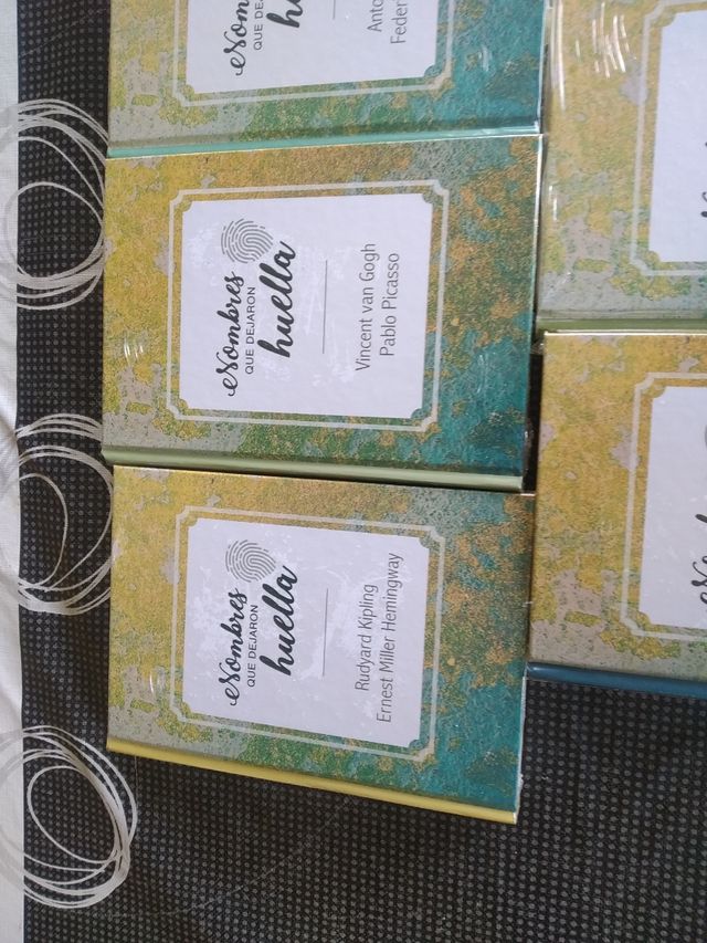 colección "Nombres que dejaron huella"