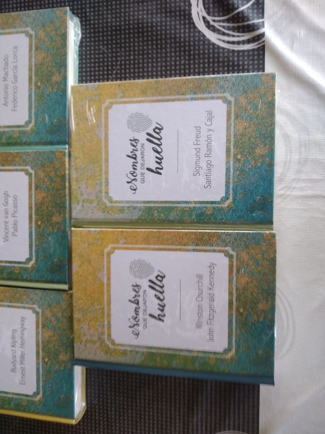 colección "Nombres que dejaron huella"