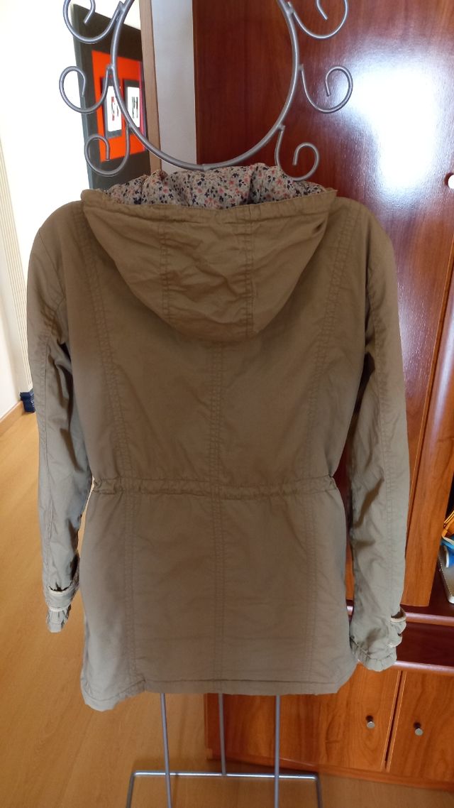 parca abrigo entretiempo.