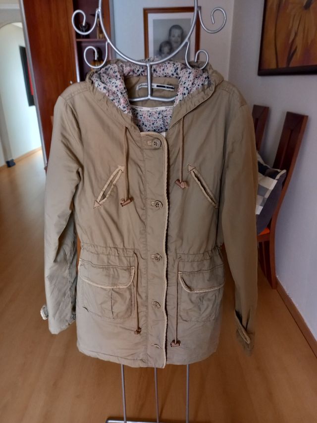 parca abrigo entretiempo.