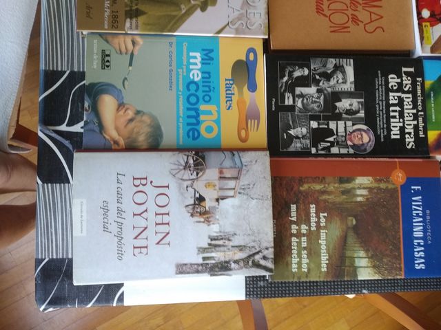 Diversos títulos y autores