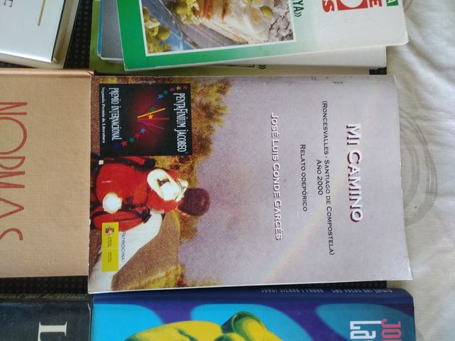 Diversos títulos y autores