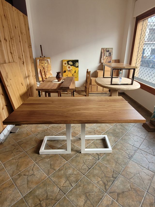 mesas de madera de iroko