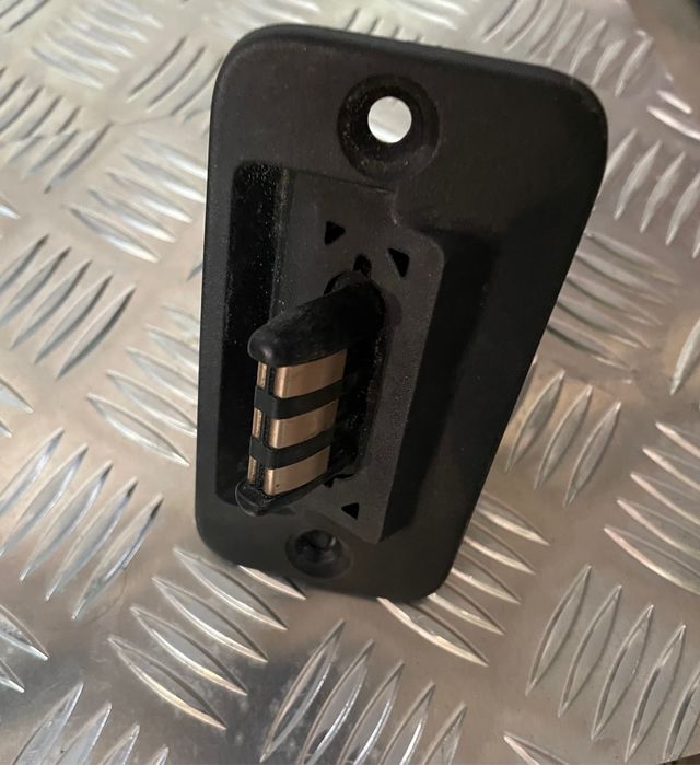 Contactor puerta corredera derecha