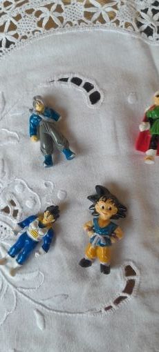 9Personaggi di Dragon Ball h. 4 cm a E. 3,99 l'uno
