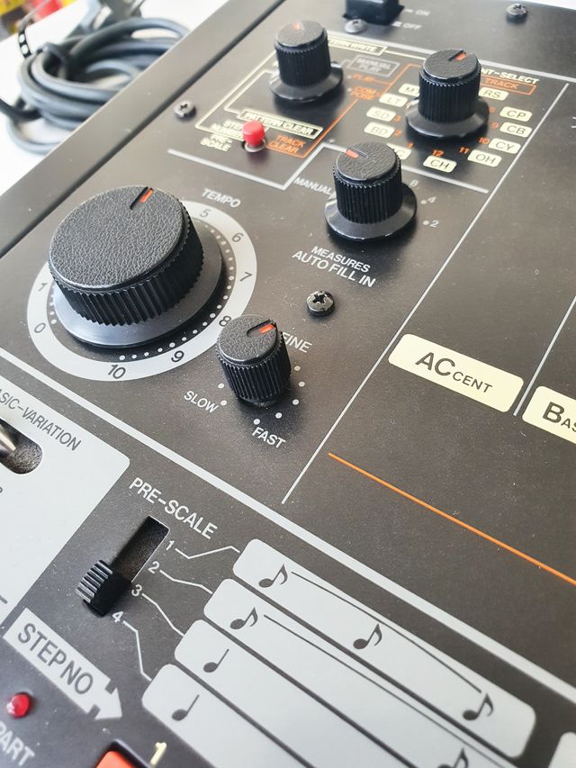 Roland TR-808 Rhythm Composer MINT