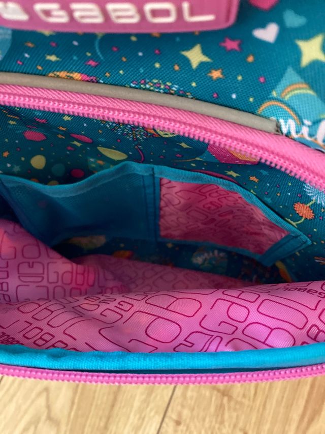 Mochila escolar gabol adaptable carro