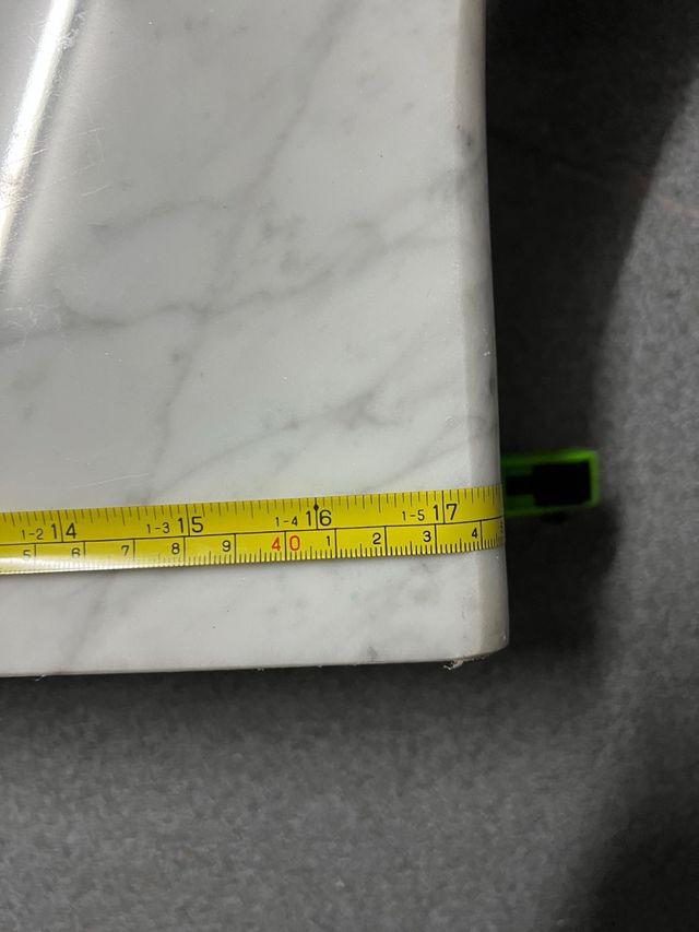 Lavabo encastre beige y piedra de marmol