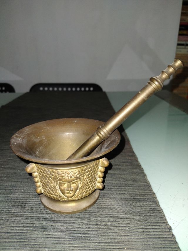 ALMIRECES Y MANOS ANTIGUOS  SIGLO XVI