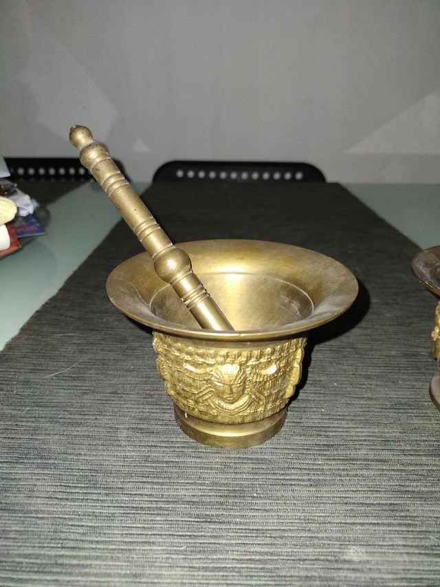 ALMIRECES Y MANOS ANTIGUOS  SIGLO XVI