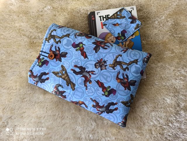 Saga Marvel (funda literaria y tablets)