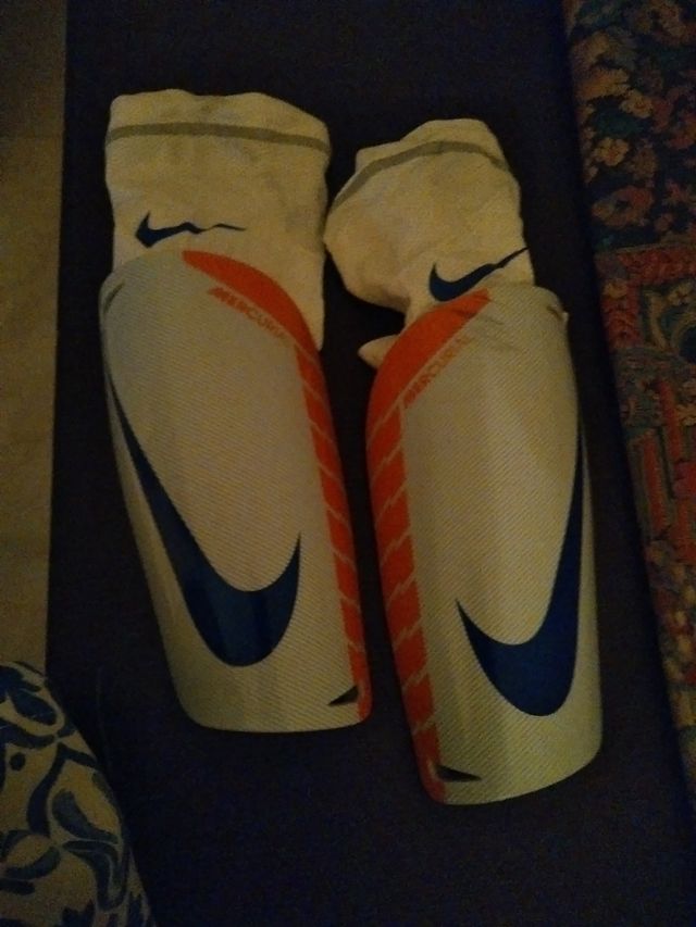 Espinilleras Mercurial Lite Nike Profesionales