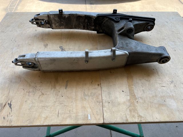 Basculante de aluminio honda cbr 600f 2001