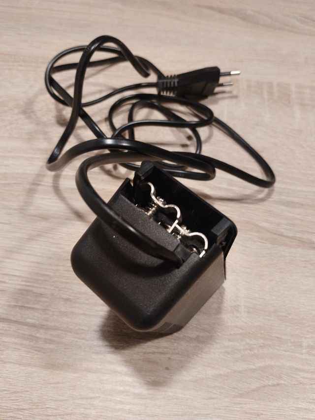 Alimentatore stabilizzato AM102N