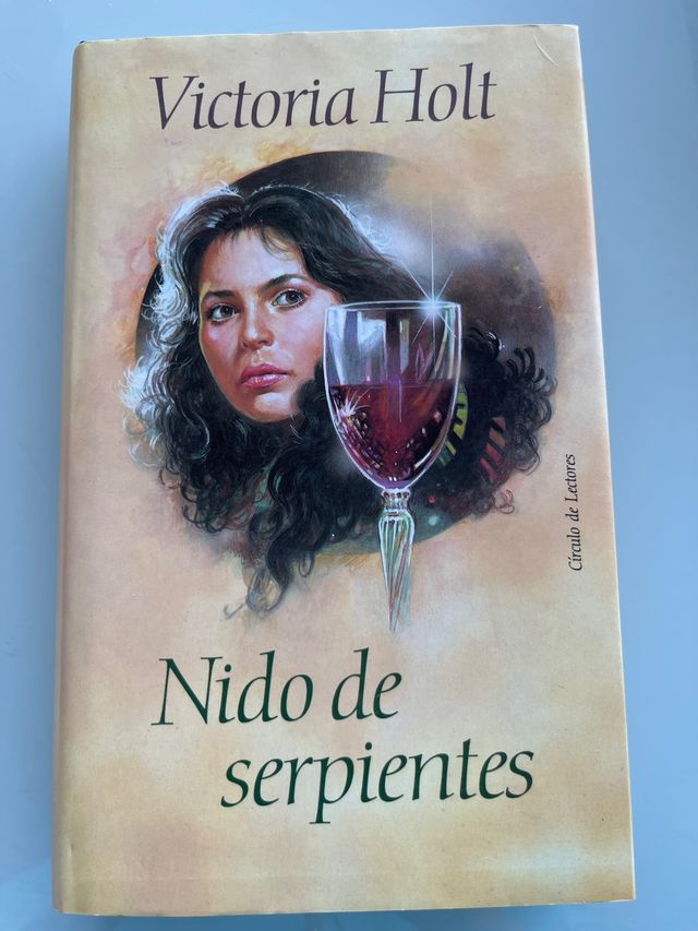 Victoria Holt - nido de serpientes