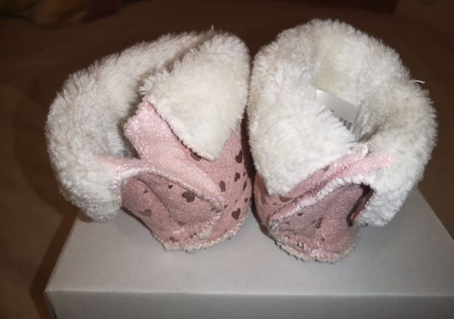 Zapatillas casa de H&M en rosa, talla 16/17