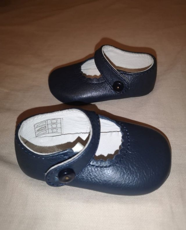 Merceditas de piel OTS en azul marino, talla 17