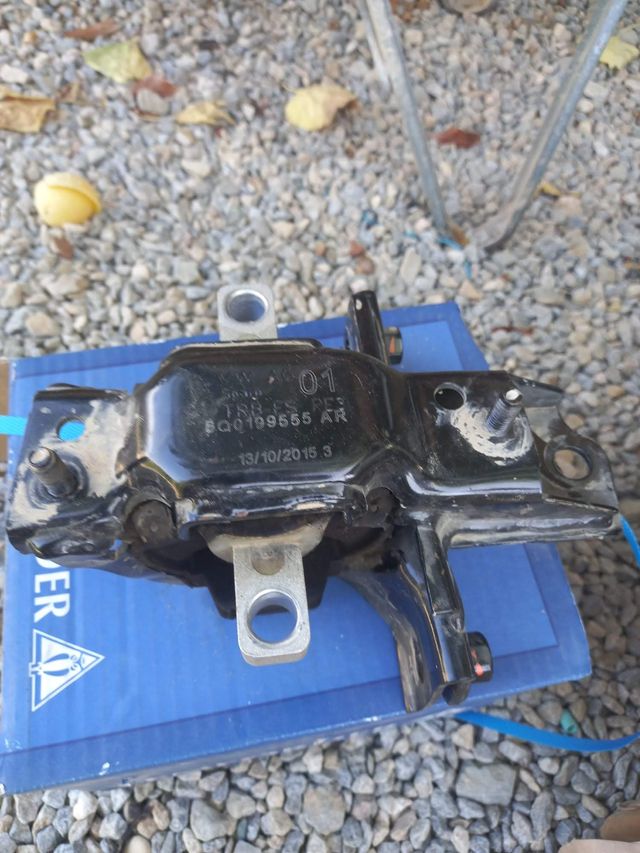 Soportes motor Seat.