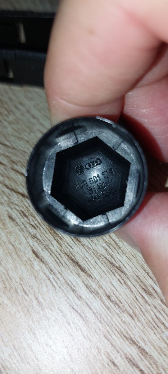 20 tapa tuercas de 16"  NUEVOS