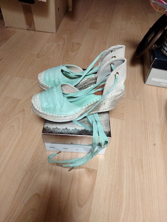 zapatillas verde con cordones