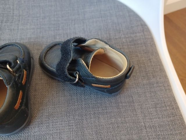 Zapatos piel niño talla 20