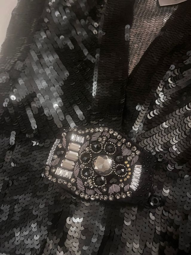 Vestido lentejuelas colección numerada de Uterqüe