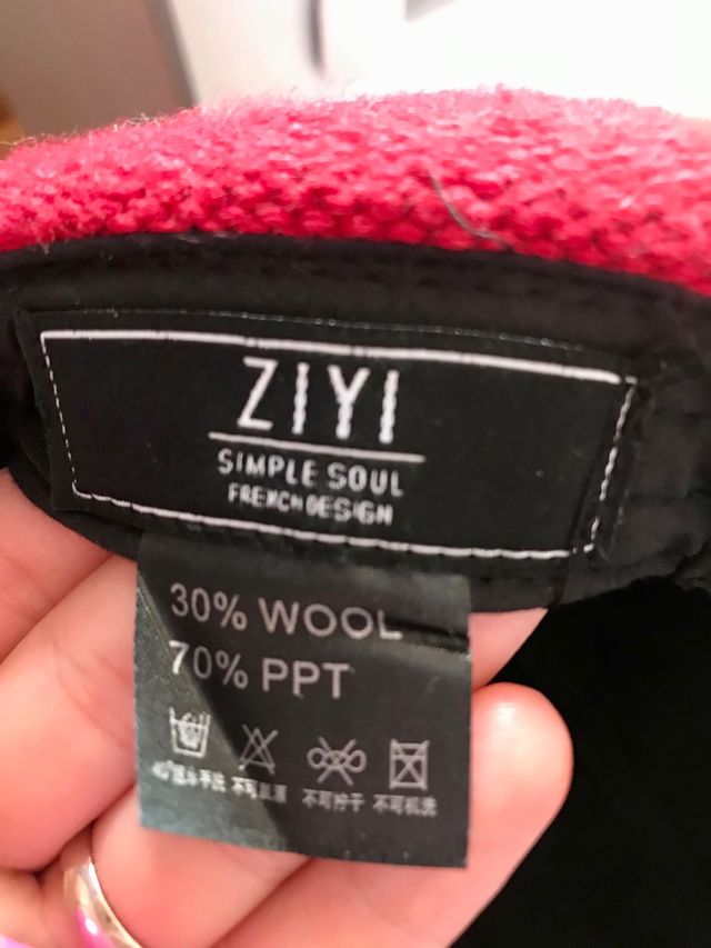 Gorra calentita de invierno con pompón