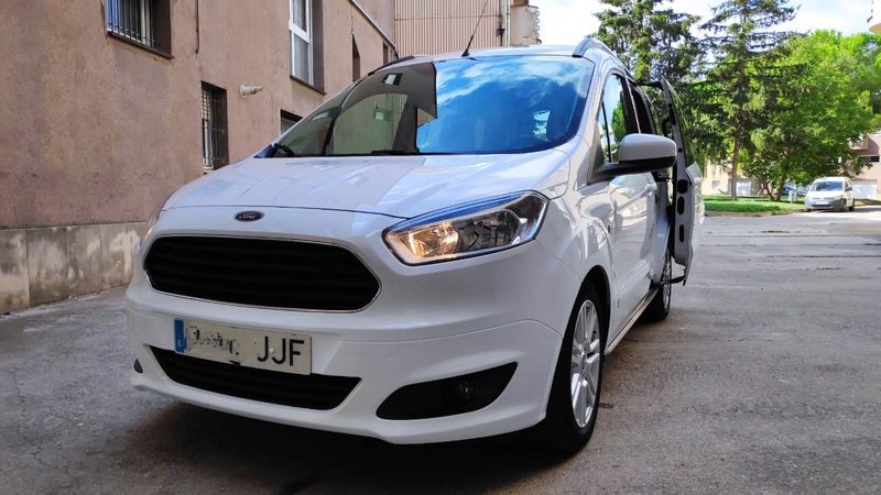 Ford Tourneo Courier 2016 - foto 1
