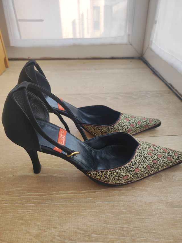 Zapatos de tacón Gino Vaello. Talla 39