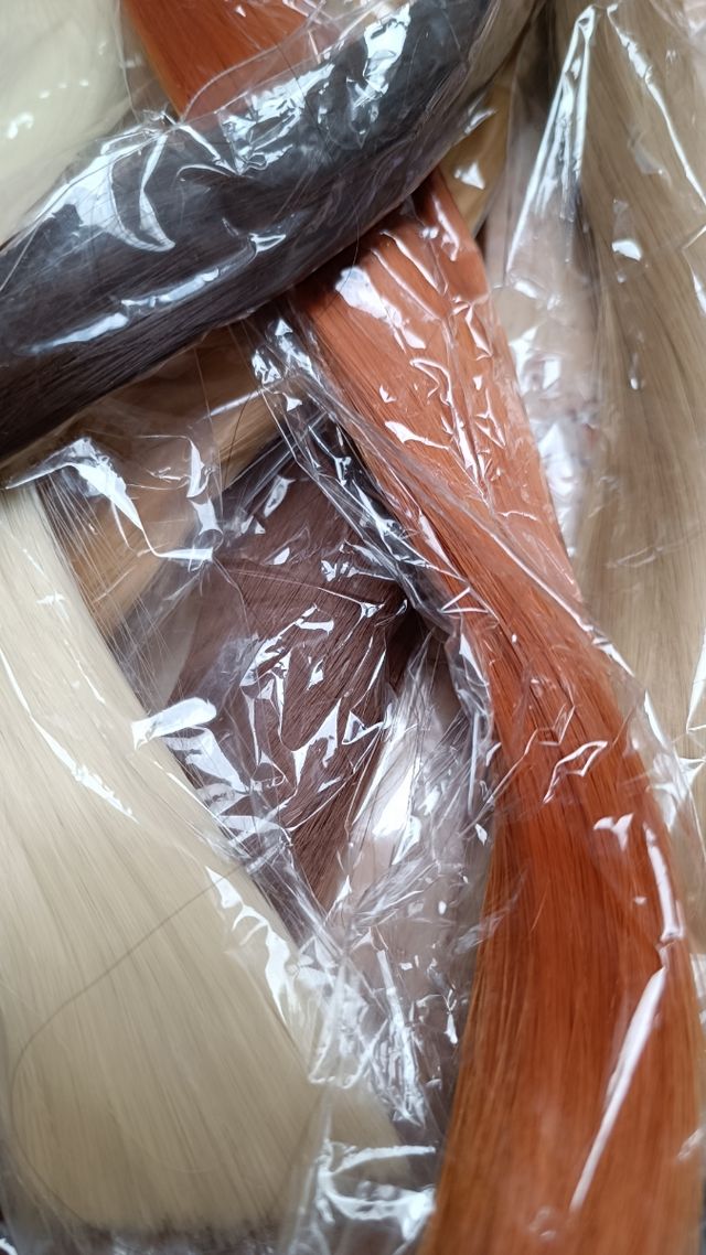 Pelo sintético para muñecas 