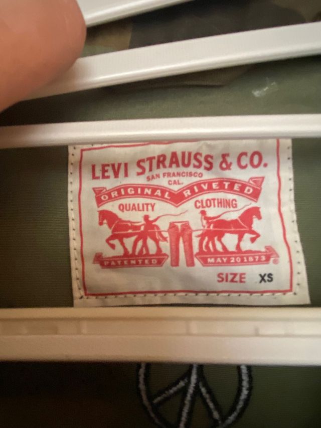 Chaqueta Levis (nueva)