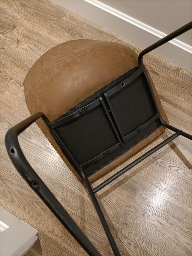 Silla de piel cosida