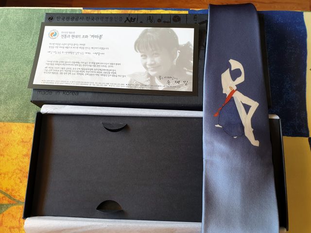 Corbata coreana de la diseñadora Kka Ma Jong