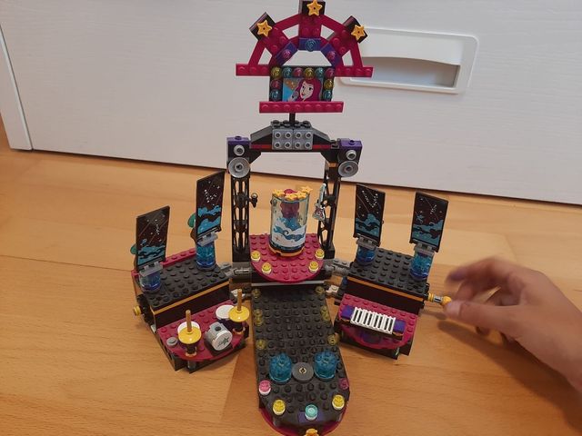 lego friends escenario