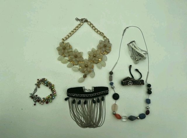 LOTE collares y pulseras