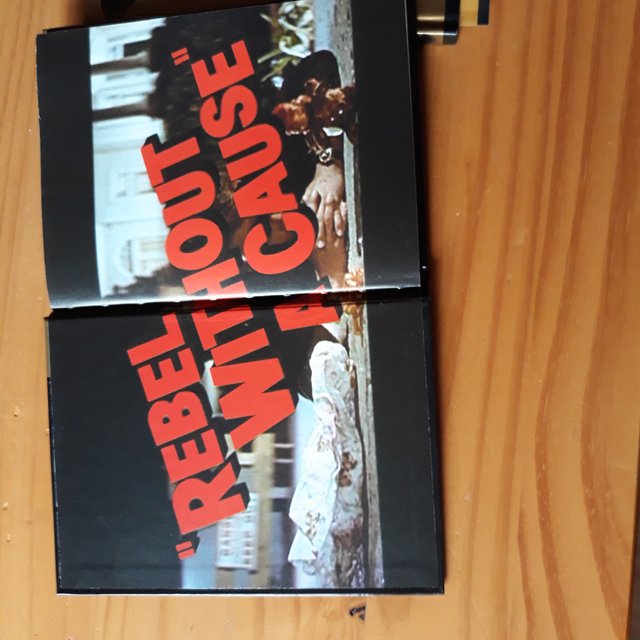 DVD libros Graduado y rebelde sin causa