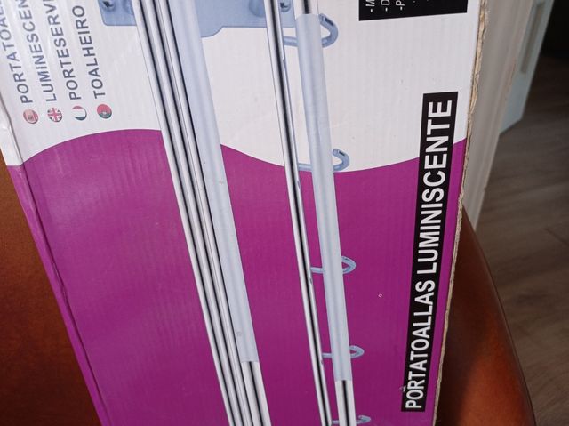 Toallero luminiscente