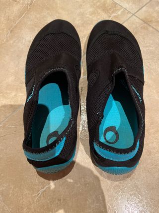 Zapatos de neopreno