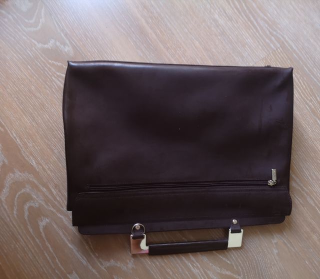 valigetta marrone per documenti