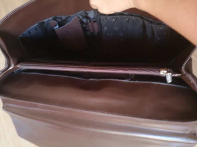 valigetta marrone per documenti