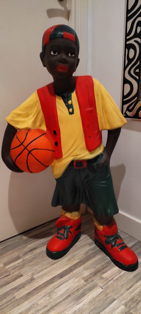 Fifura estatua baloncesto