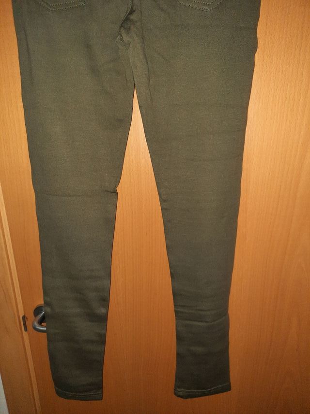 Pantalones leggings verde caqui a estrenar