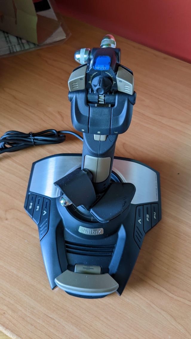 Joystick Saitek CYBORG Evo