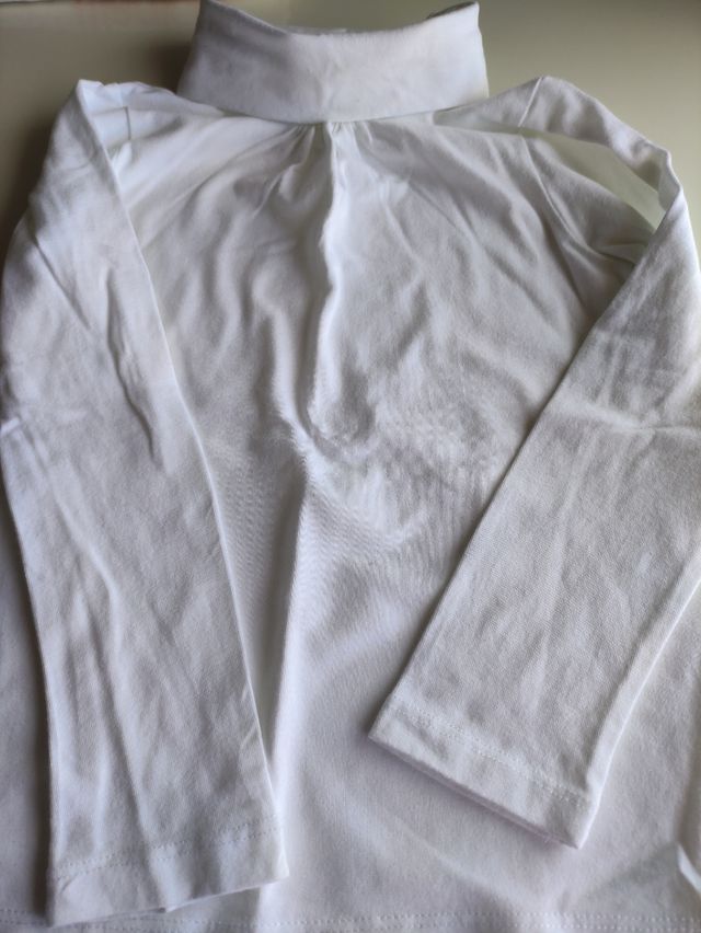 Camiseta niña cuello vuelto talla 4/5