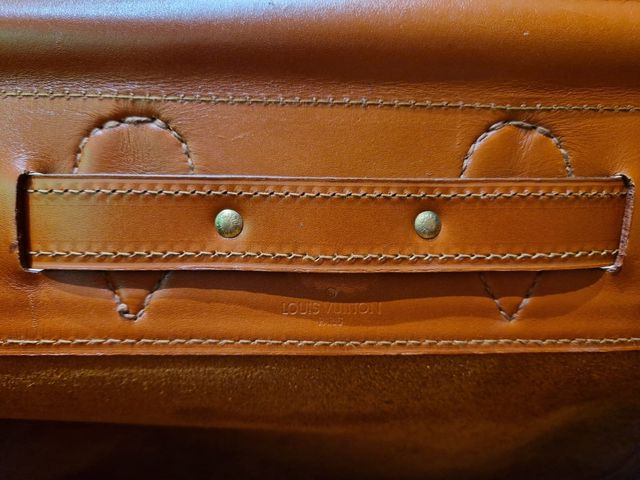 Louis Vuitton streamer bag epi leather Golden brow