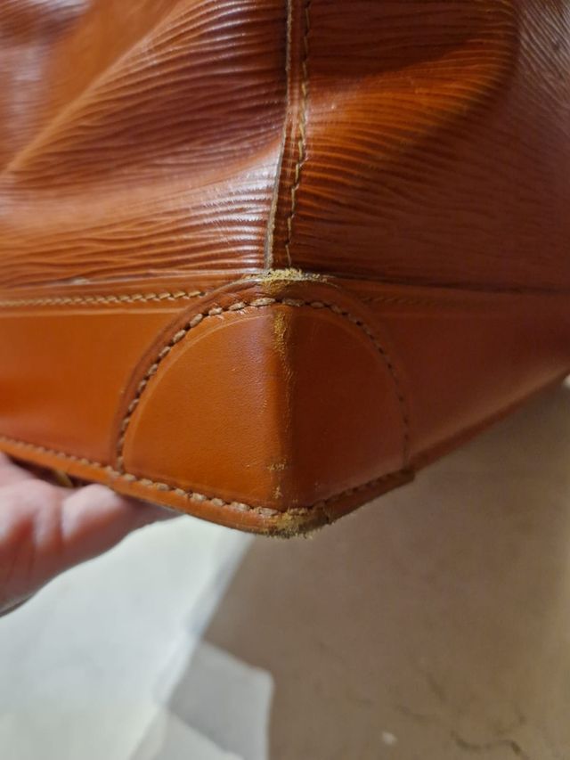 Louis Vuitton streamer bag epi leather Golden brow