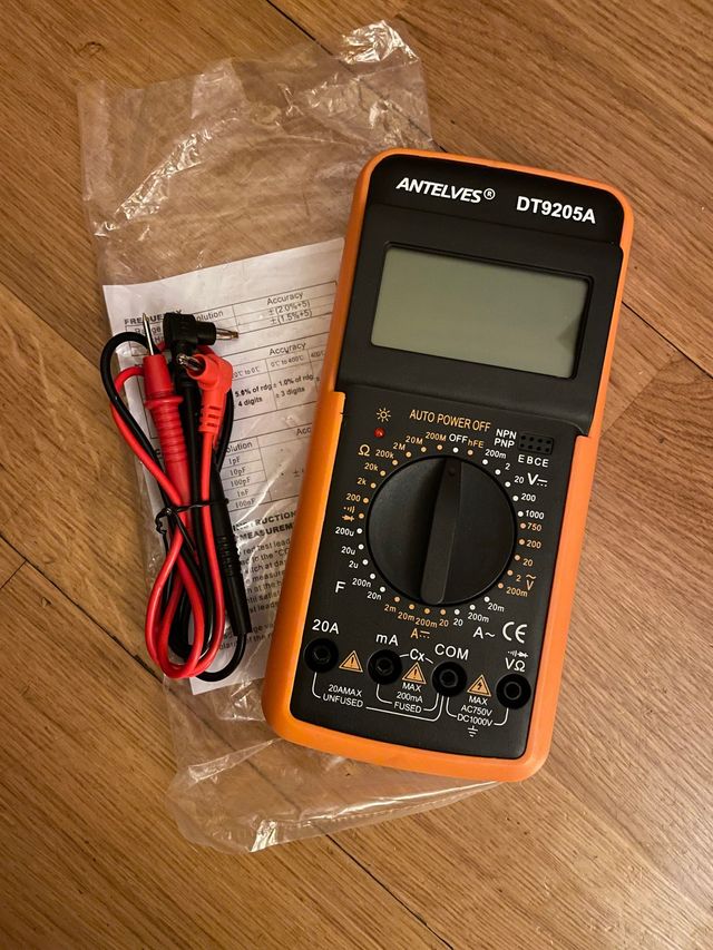 Nuevo! Multi-metro Profesional AC-DC DT9205A