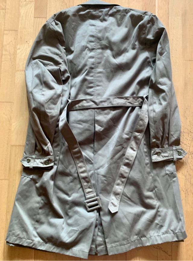 Gabardina caqui militar